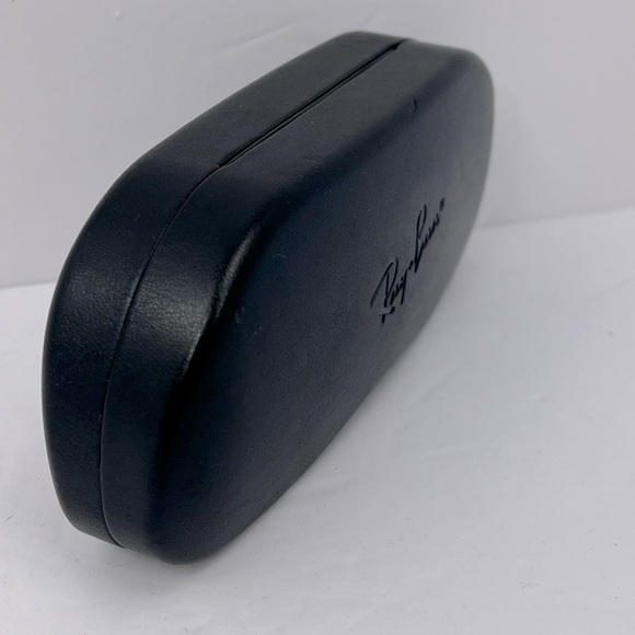 RAY-BAN HARD SUNGLASSES CASE, BLACK, GREY ROOMY INSIDE, 8 SHAPE, SNAP SHUT - Picture 5 of 9